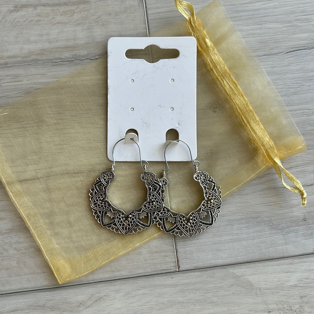 Earings